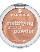 Essence Mattifying Compact Powder