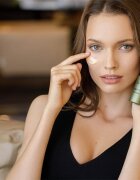 Ahava Safe Retinol серум против бръчки с ретинол 30 мл.