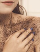 Almara Soap Face & Body Scrub захарен пилинг за тяло и лице с аромат Sweet Coffee 110 гр.