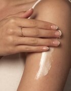 Antipodes Joyful Hand & Body Cream подхранващ крем за ръце и тяло с аромат Wild blackcurrant 120 мл.