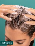 Apivita Oily Hair Oil Balance Shampoo дълбоко почистващ шампоан за мазен скалп за подсилване и блясък на косата 250 мл.