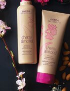 Aveda Cherry Almond Softening Conditioner дълбоко подхранващ балсам за блясък и мекота на косата 1000 мл.
