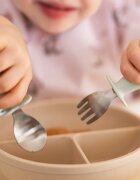 BabyOno Be Active Stainless Steel Spoon and Fork прибор за деца Blue 12m+ 2 бр.