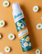 Batiste Naturally Green tea & Chamomile сух шампоан за абсорбиране на излишния себум а освежаване на косата 200 мл.