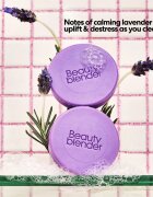 beautyblender® Tool Scrub Lavender Твърдо почистващо средство за гъби и четки за грим 28.3 гр.