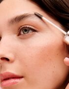 Benefit Fluff Up Brow Wax Mini фиксиращ восък за вежди 3 мл.