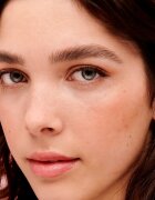 Benefit Fluff Up Brow Wax Mini фиксиращ восък за вежди 3 мл.