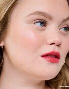 Benefit Glow-la-la озарител цвят Aurora 3 гр.