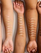 Benefit The POREfessional Foundation течен озаряващ фон дьо тен с ниацинамид цвят 16W Stellar 30 мл.