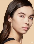 Bobbi Brown Sheer Finish Pressed Powder нежна компактна пудра цвят Pale Yellow 9 гр.