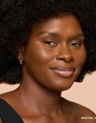 Bobbi Brown Weightless Skin Foundation SPF 15 Mini дълготраен матиращ фон дьо тен с хидратиращ ефект цвят Neutral Walnut 13 мл.