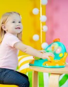 Bright Starts Lights & Colors Driver играчка за подреждане с мелодия 6 m+ 1 бр.