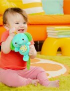 Bright Starts Tug Tunes контрастна играчка за окачане с мелодия 1 бр.