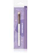 BrushArt Basic Smudge brush четка за нанасяне на сенки за очи 1 бр.