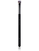 BrushArt Professional B6 Classic shader brush четка за сенки за очи B6 1 бр.