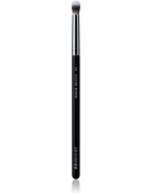 BrushArt Professional B8 Pencil shader brush четка за прецизно нанасяне на сенки за очи B8 1 бр.