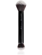 Brushworks Double Ended малка четка за нанасяне на течни кремообразни и прахообразни продукти тип NO. 6 1 бр.