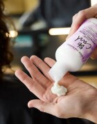 Bumble and Bumble Bb. Curl Light Defining Cream стилизиращ крем за дефиниране на къдрици лека фиксация 250 мл.