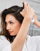 Bumble and Bumble Thickening Go Big Plumping Treatment спрей за обем за финално оформяне на прическа със сешоар 250 мл.