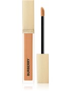 Burberry Beyond Wear Concealer дълготраен коректор цвят 100 Medium Deep Cool 8 мл.
