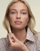 Burberry Beyond Wear Concealer дълготраен коректор цвят 100 Medium Deep Cool 8 мл.