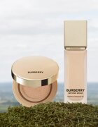 Burberry Beyond Wear Perfecting Matte Cushion дълготраен грим в гъбичка SPF 15 цвят Fair Warm 10 14 гр.