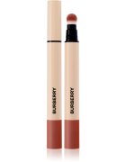 Burberry Brit Matte Veil матиращо хидратиращо течно червило цвят Red Brick 656 3 мл.