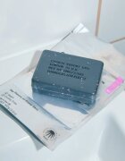 Carbon Theory Charcoal & Tea Tree Oil почистващ пилинг за тяло за проблемна и мазна кожа 100 гр.