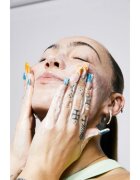 Carbon Theory Salicylic Acid & Shea Butter нежен почистващ сапун с пилинг ефект 100 гр.