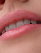 Catrice Bare Glow балсам за устни с реакция на pH цвят 010 Cool Pink 3 гр.