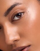 Catrice Cloud Tint Cushion Highlighter течен озарител в гъба цвят C010 Stay Halo’d 4 гр.