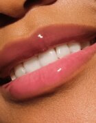 Catrice Glossin' Glow Tinted Lip Oil тониращ балсам за устни с хидратиращ ефект цвят 070 Make A Move 4 мл.