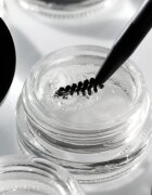 Catrice Lift & Laminate Brow Gel прозрачен фиксиращ гел за вежди цвят 010 Transparent 5 гр.