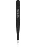 Catrice Magic Perfectors пинсета със скосен връх 1 бр.