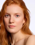 Catrice Magic Shaper бронзант и озарител в стик цвят 010 - Light 9 гр.