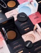 Catrice Magic Shine Eraser Cooling Cushion матираща основа с охлаждащ ефект цвят C010 Cool Cloud 10.5 гр.
