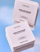 Catrice Magic Shine Eraser Cooling Cushion матираща основа с охлаждащ ефект цвят C010 Cool Cloud 10.5 гр.