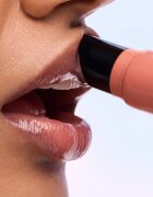 Catrice Peptide Drip Milky Lip Serum гланц-грижа за устни с пептиди цвят C020 Feelin' Peachy 9 мл.