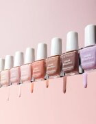 Catrice Sheer Beauties Strengthening Nail Polish подсилващ лак за нокти цвят 010 Milky Not Guilty 10.5 мл.