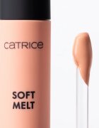 Catrice Soft Melt Liquid To Powder течни очни сенки с матиращ ефект цвят 020 Peach Fuzz 3.4 мл.