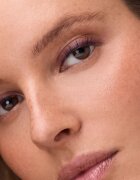 Catrice Velvet Glide водоустойчив молив за очи с матиращ ефект цвят 040 Plum Line 1.4 гр.