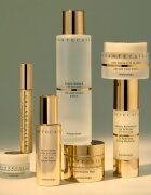 Chantecaille Gold 24K Gold Essence Intense луксозен серум против бръчки за сияен вид на кожата 150 мл.