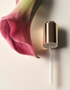 Chantecaille Gold 24K Gold Serum Intense ревитализиращ серум за лице за младежки вид 30 мл.