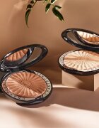 Chantecaille Perfect Blur Finishing Powder фиксираща пудра с изглаждащ ефект Light/Medium 8 гр.