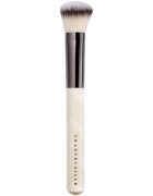 Chantecaille Sculpt Contour Brush контурираща четка 1 бр.