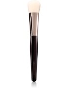 Charlotte Tilbury Magic Complexion Brush плоска четка за грим 1 бр.