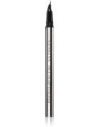 Claresa True Sharp Eyeliner очна линия маркер за дълготраен ефект цвят 01 Black 0.5 мл.