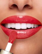 Clarins Lip Comfort Oil масло от нар с хидратиращ ефект цвят 03 cherry 7 мл.