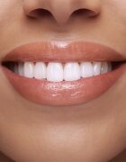 Clarins Lip Perfector Shimmer блясък за устни с хидратиращ ефект цвят 02 Apricot Shimmer 12 мл.