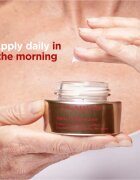 Clarins Nutri-Lumière Day ревитализиращ дневен крем за сияен вид на кожата 50 мл.